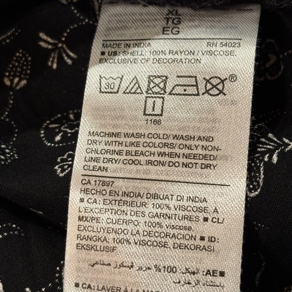 Old Navy Black and White V-Neck Long Sleeve Dress - Picture 11 of 13